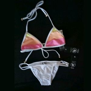 NWT Wildfox Bikini Set

Rainbow Pastel Reversible